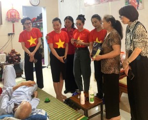 "Kết Nối Yêu Thương": Phường Trần Hưng Đạo và Thẩm mỹ viện KatiA Chung Tay Chia Sẻ Cộng Đồng