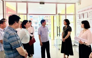 Đồng chí Vũ Quyết Tiến kiểm tra công tác triển khai mô hình cấp xã mới tại phường Hồng Gai, TP Hạ Long