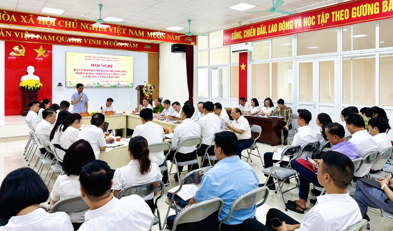 Quang cảnh hội nghị